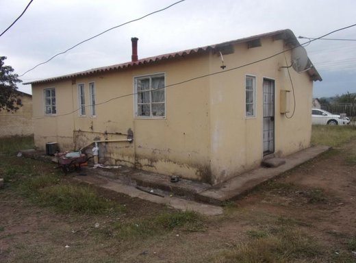 2 Schlafzimmer Haus zur Miete in Ezibeleni