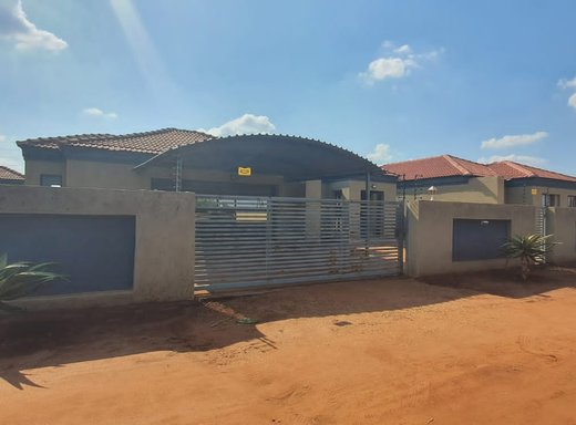 6 Schlafzimmer Haus zum Kauf in Lebowakgomo