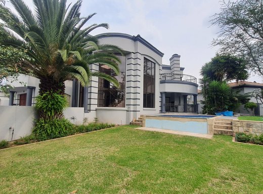 4 Schlafzimmer Haus zur Miete in Modderfontein