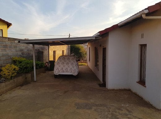 3 Schlafzimmer Haus zum Kauf in Imbali