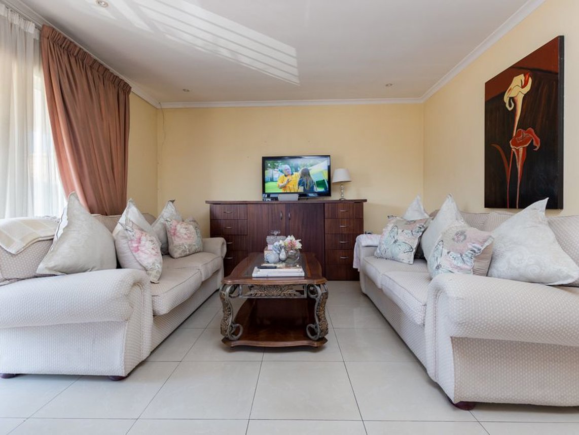 10 Bedroom House For Sale in Verulam Central