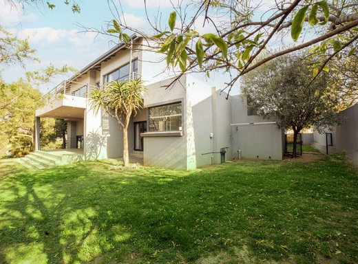 4 Schlafzimmer Haus zur Miete in Helderfontein Estate