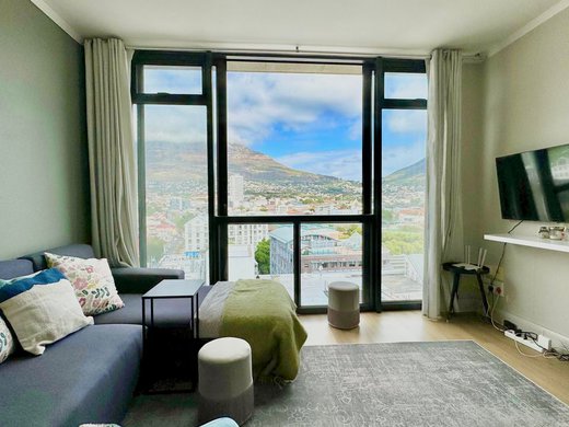 2 Schlafzimmer Wohnung zur Miete in Cape Town City Centre