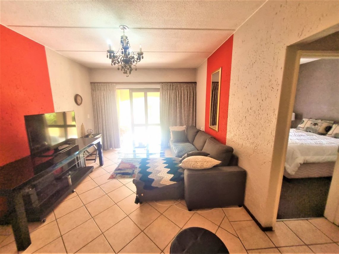 1 Bedroom Townhouse For Sale in Sunninghill