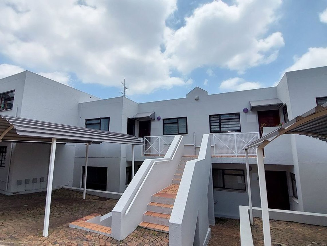 2 Bedroom Flat For Sale in Northcliff