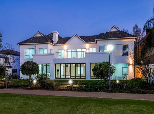 5 Schlafzimmer Golf Resort Immobilie zum Kauf in Silver Lakes Golf Estate