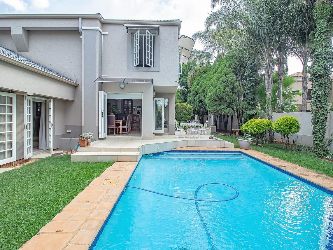 5 Bedroom House For Sale in Silver Lakes Golf Estate