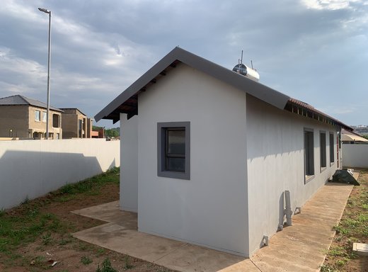 3 Schlafzimmer Haus zum Kauf in Tweefontein AH