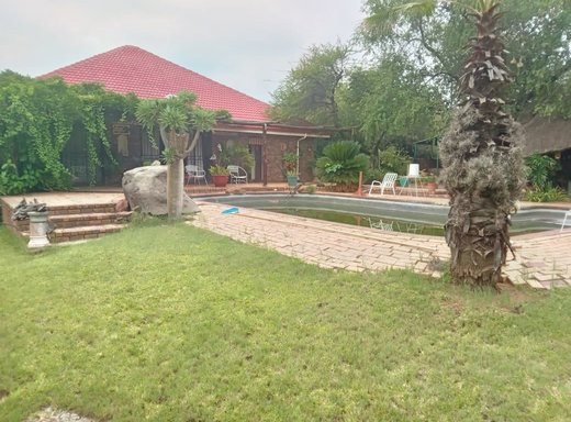 4 Schlafzimmer Farm zum Kauf in Bultfontein