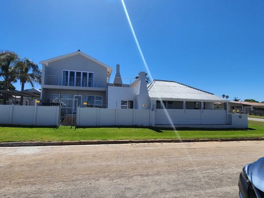 7 Schlafzimmer Haus zum Kauf in Ferreira Town