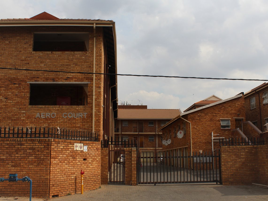 2 Bedroom Townhouse For Sale in Kempton Park Central