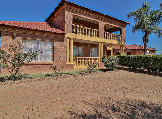 6 Schlafzimmer Haus zum Kauf in Garsfontein