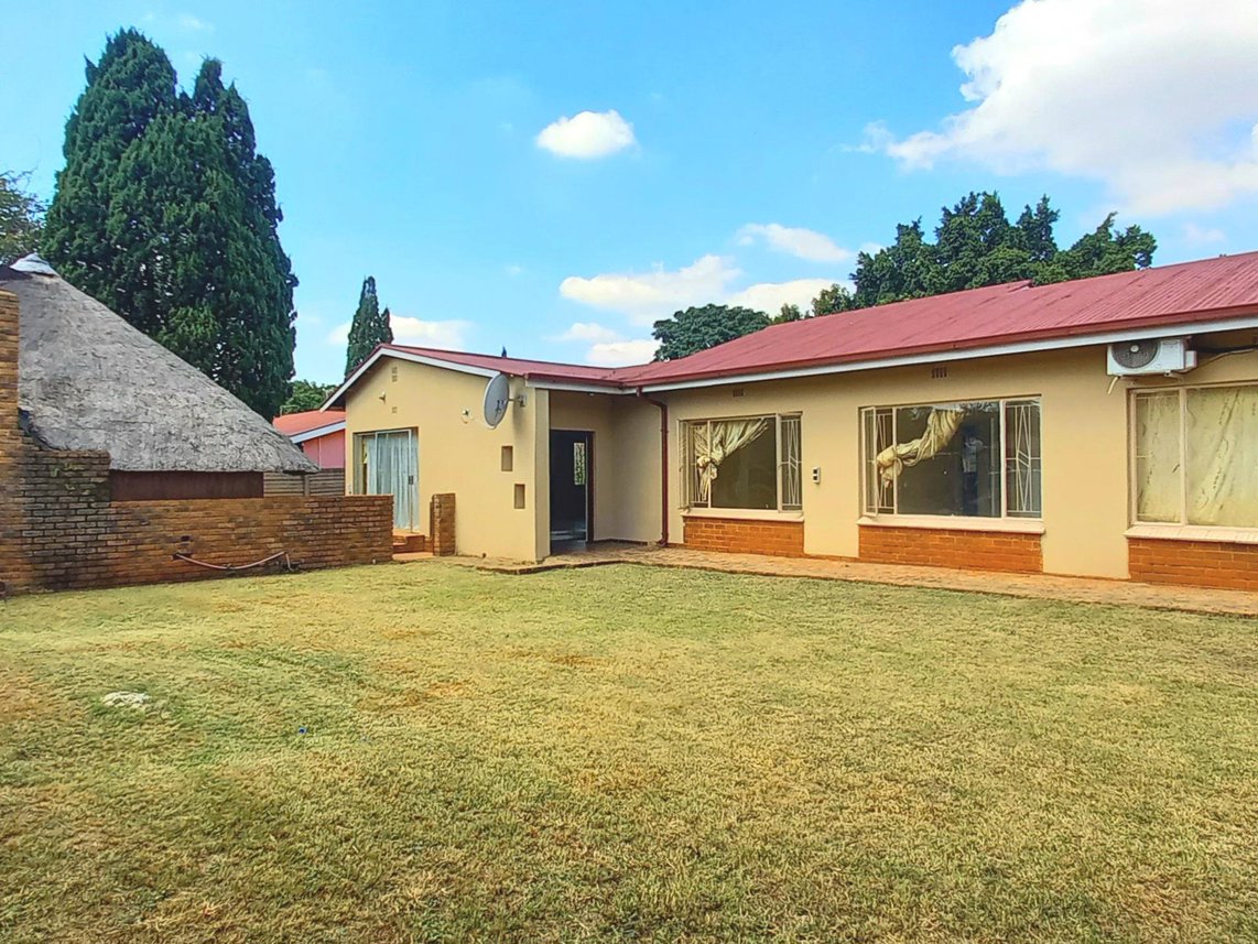 4 Bedroom House For Sale in The Orchards