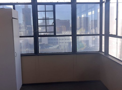 2 Schlafzimmer Etagenwohnung zur Miete in Johannesburg Central