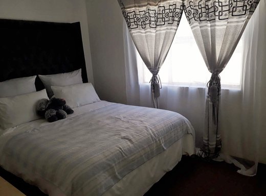 2 Schlafzimmer Etagenwohnung zum Kauf in Kempton Park Central