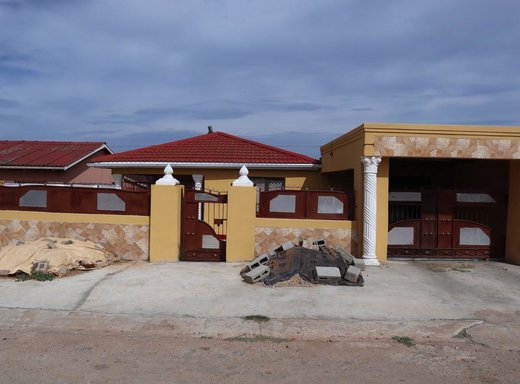 3 Schlafzimmer Haus zum Kauf in Kwanobuhle