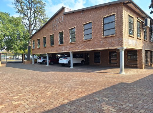 Büro zum Kauf in Rustenburg Central