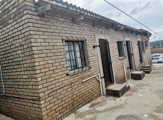7 Schlafzimmer Haus zum Kauf in Kwanonqaba