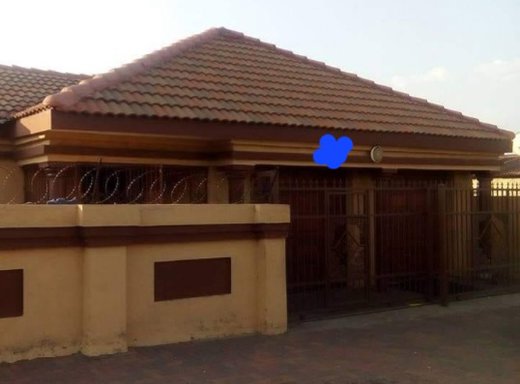 3 Schlafzimmer Haus zum Kauf in Kwaguqa