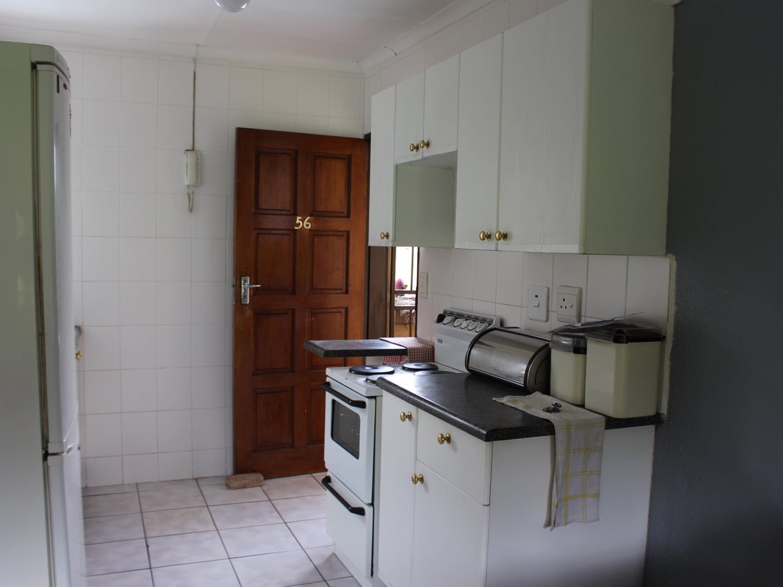 2 Bedroom Townhouse For Sale in Roodepoort West