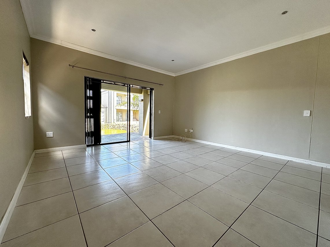 2 Bedroom Townhouse For Sale in Brackenfell South