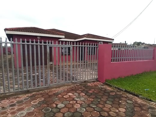 5 Schlafzimmer Haus zum Kauf in Nseleni