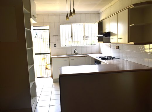 2 Schlafzimmer Haus zum Kauf in Bezuidenhout Valley