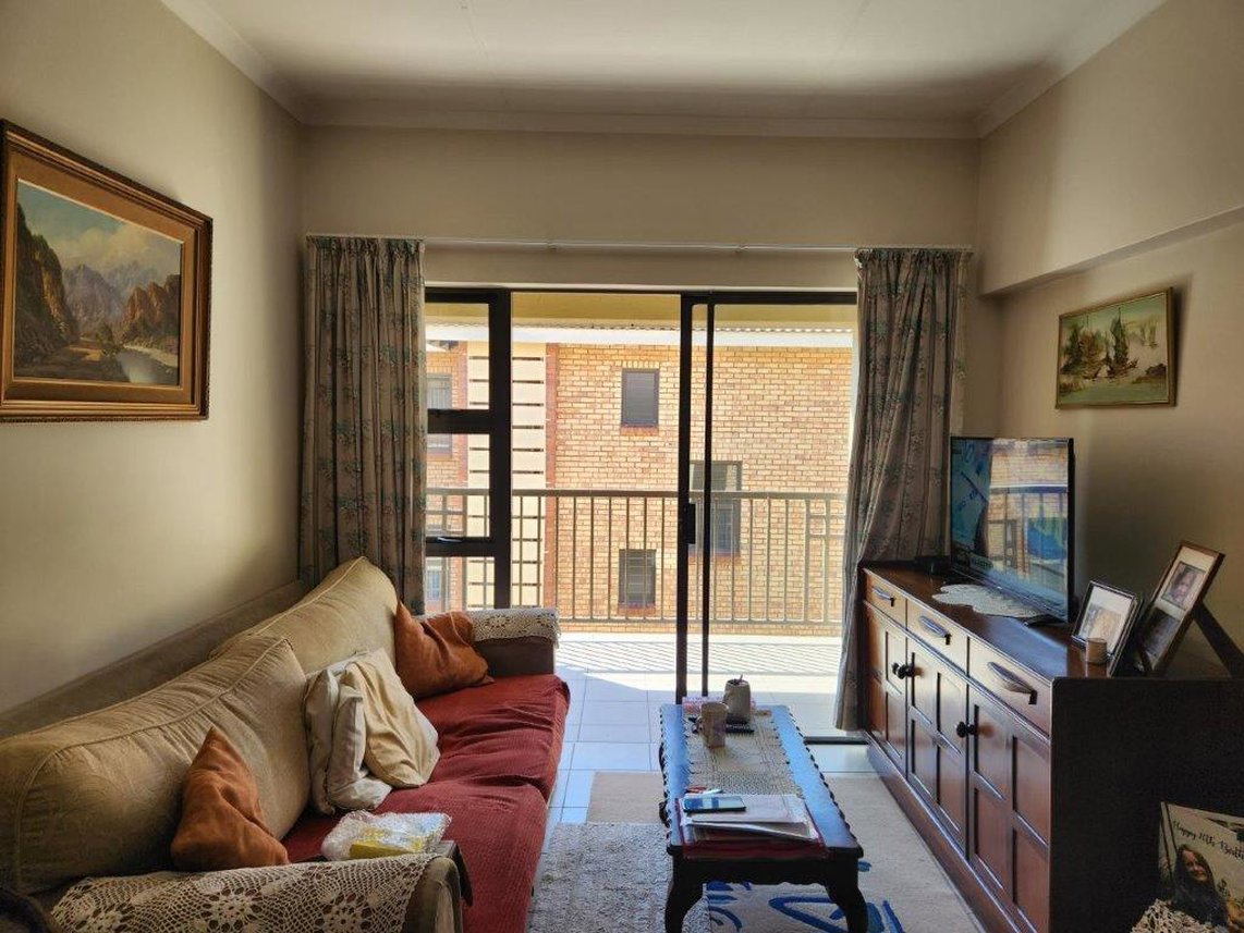 2 Bedroom Apartment For Sale in Olivedale