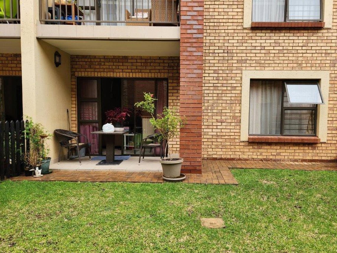 2 Bedroom Apartment For Sale in Olivedale