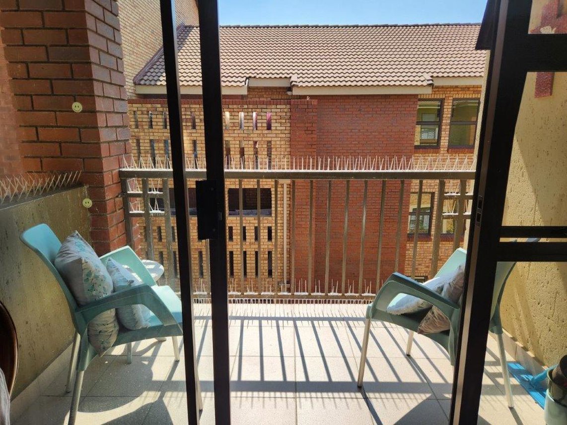 1 Bedroom Apartment For Sale in Olivedale