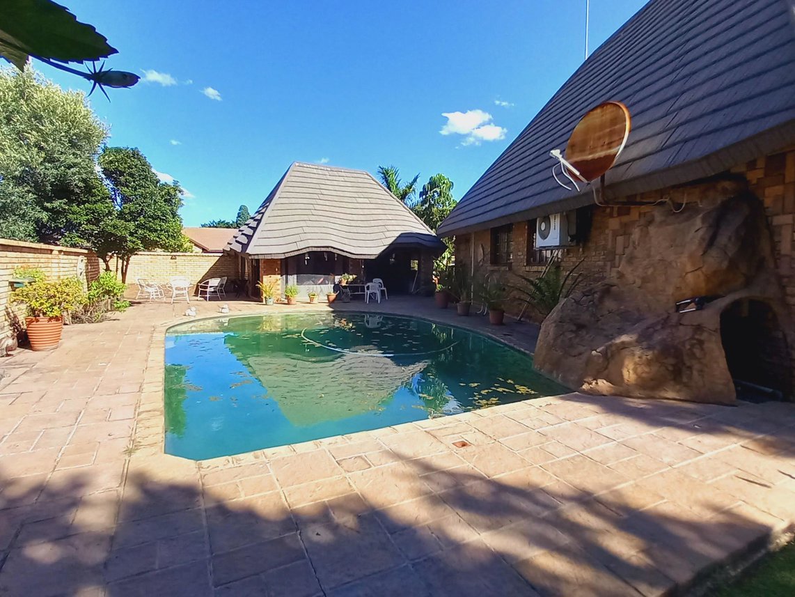 3 Bedroom House For Sale in Waterval East