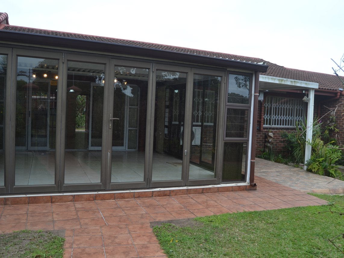 3 Bedroom Townhouse For Sale in Scottburgh