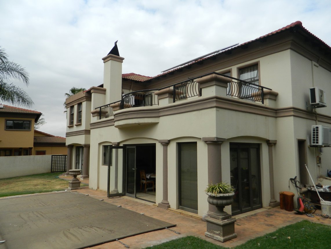 4 Bedroom House For Sale in Silver Lakes