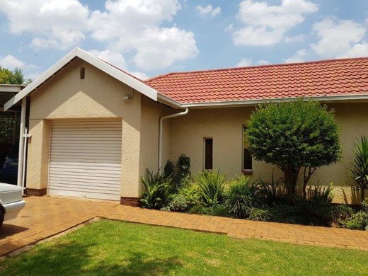 3 Schlafzimmer Haus zum Kauf in Krugersrus