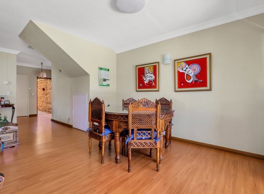 3 Schlafzimmer Duplex zum Kauf in Rivonia