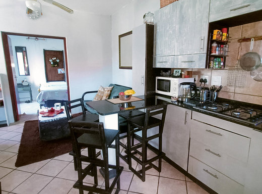 1 Schlafzimmer Wohnung zum Kauf in Uvongo