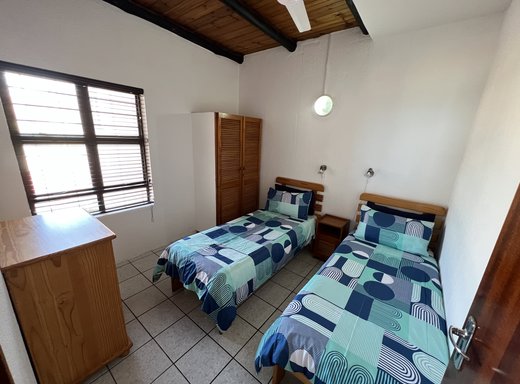 3 Schlafzimmer Wohnung zum Kauf in Uvongo