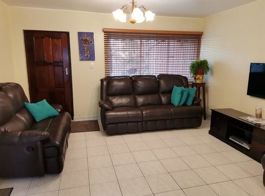 3 Schlafzimmer Duplex zum Kauf in Durban North