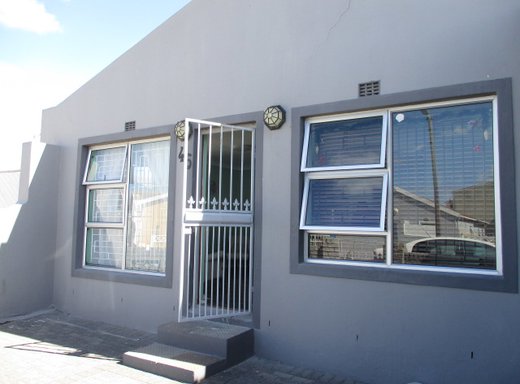 5 Schlafzimmer Haus zum Kauf in Strandfontein