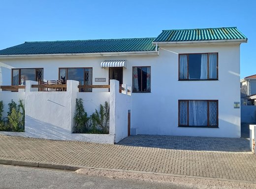 3 Schlafzimmer Haus zum Kauf in Ferreira Town