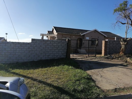 3 Schlafzimmer Haus zur Miete in Mthatha