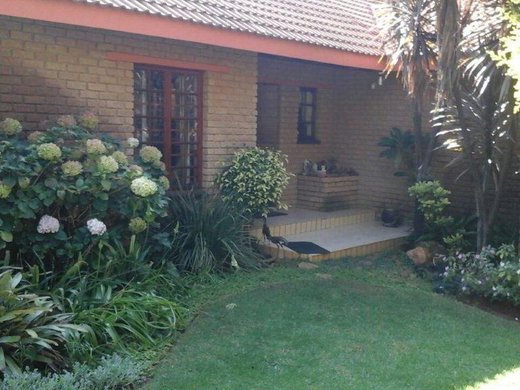 4 Schlafzimmer Haus zum Kauf in Hartbeesfontein
