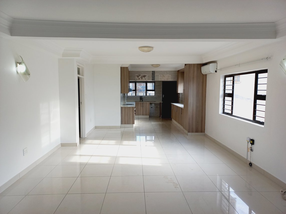 4 Bedroom House To Rent in Uvongo Beach