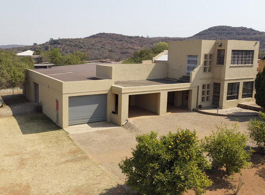 4 Schlafzimmer Farm zum Kauf in Boschfontein