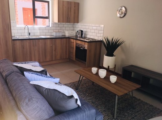 2 Schlafzimmer Duplex zur Miete in Pretoria North