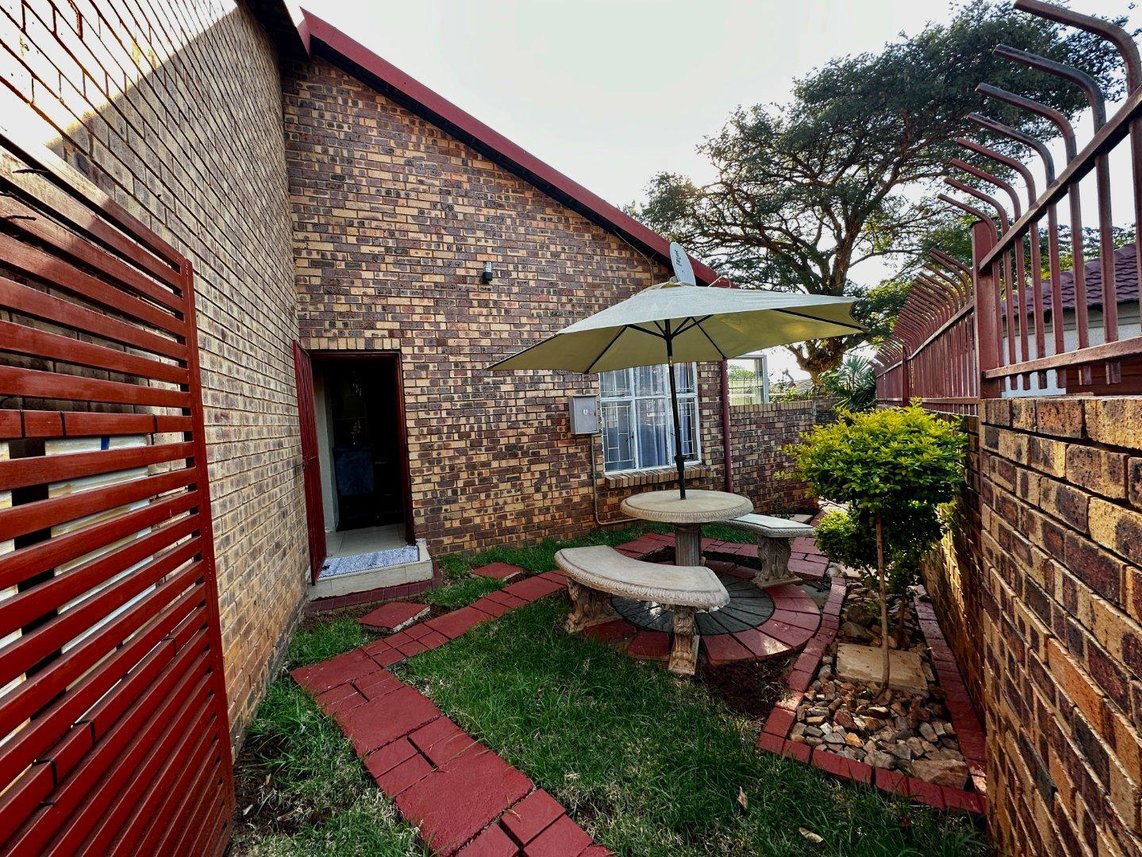 3 Bedroom House For Sale in Chantelle