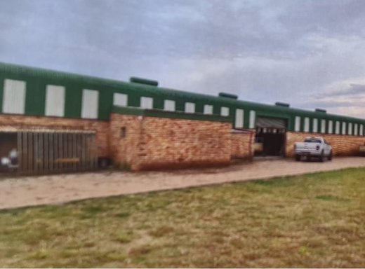 10 Schlafzimmer Farm zum Kauf in Zandfontein AH