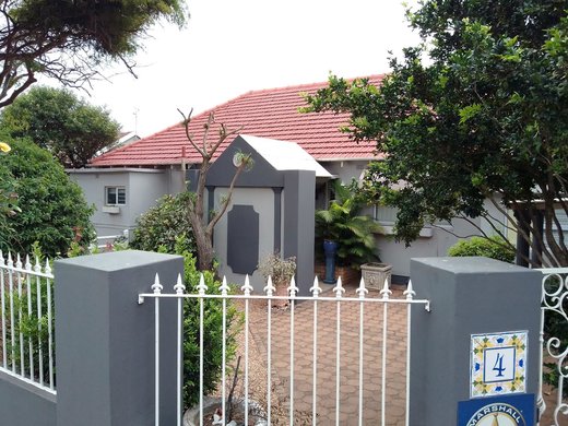 3 Schlafzimmer Haus zum Kauf in Durban North