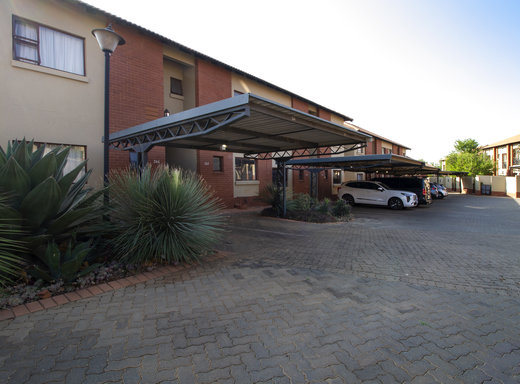 3 Schlafzimmer Duplex zum Kauf in Pretoriuspark