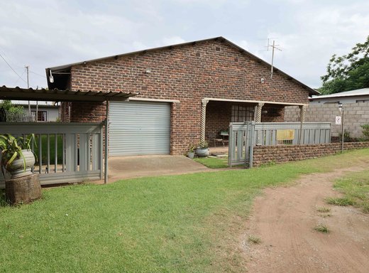 2 Schlafzimmer Haus zum Kauf in Piet Retief